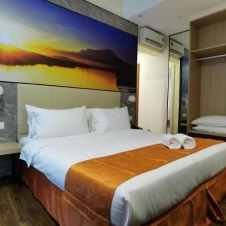 Kingston Hotel Kota Kinabalu Exterior photo