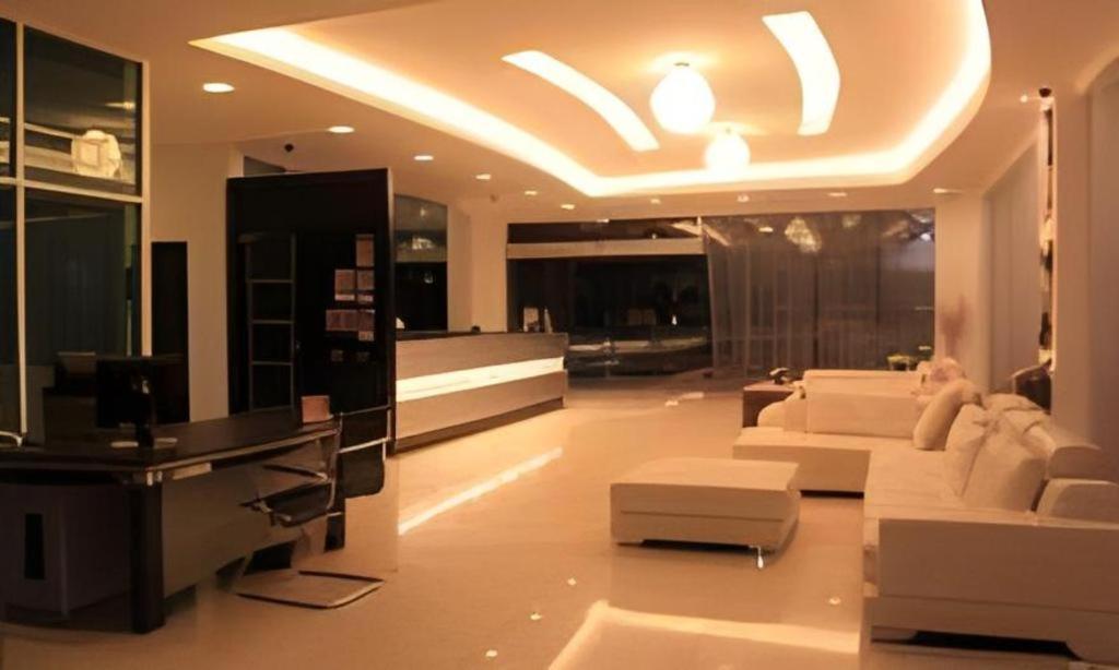Kingston Hotel Kota Kinabalu Exterior photo