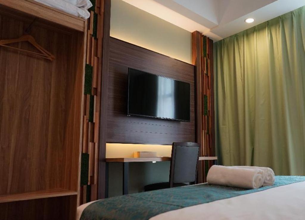 Kingston Hotel Kota Kinabalu Exterior photo