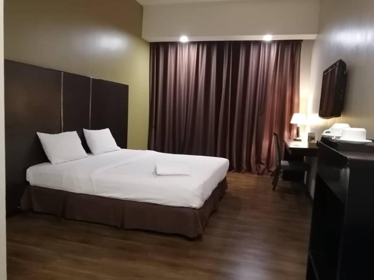 Kingston Hotel Kota Kinabalu Exterior photo